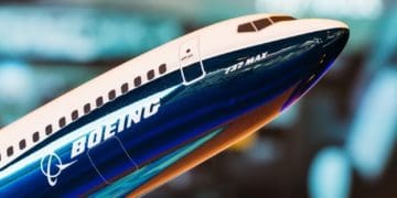 boeing 737 max in a climb