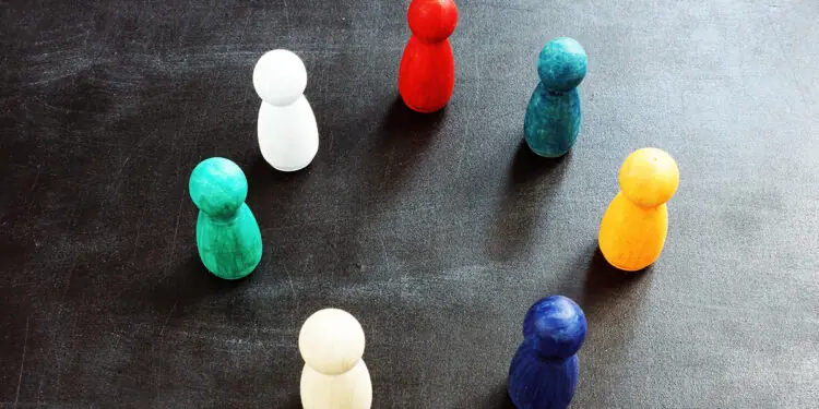 colored pawns in a circle