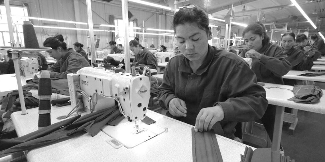 women working in chinese clothing factory
