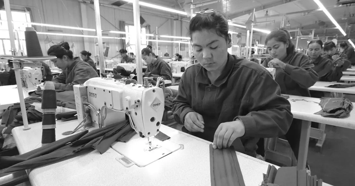 women working in chinese clothing factory