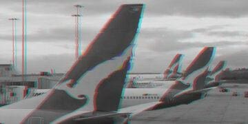 qantas planes on ground