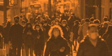 new yorkers in covid masks on street