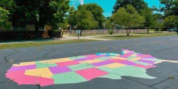 us map in chalk on pavement