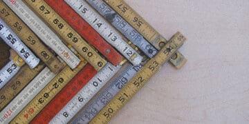 different measuring sticks lined up