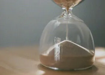 hourglass time running out