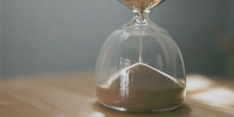 hourglass time running out