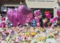 manchester uk terrorist attack flowers